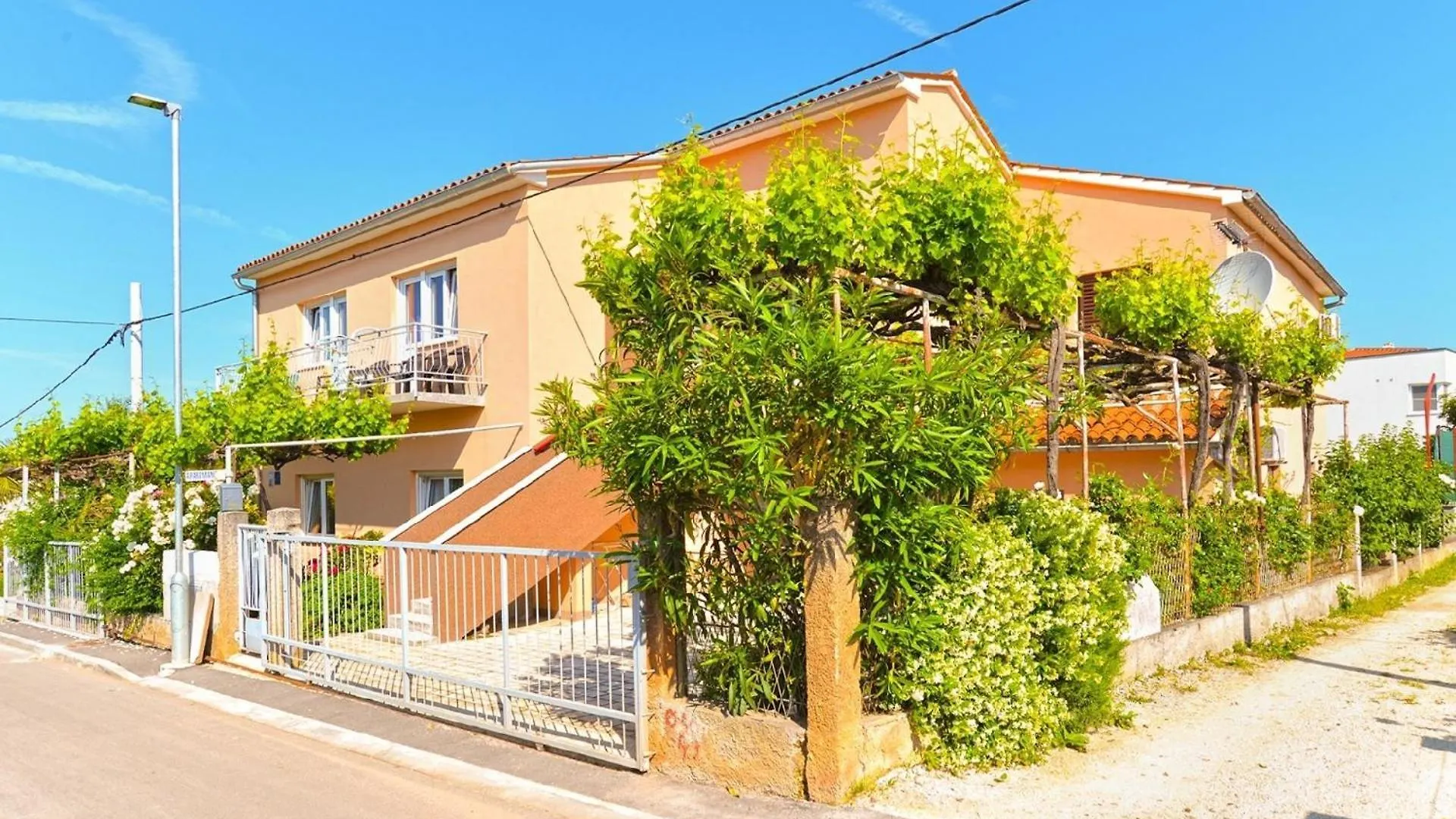 Apartment Ferienwohnung Fuer 8 Personen Ca 75 Qm In Fazana, Istrien Istrische Riviera Croatia